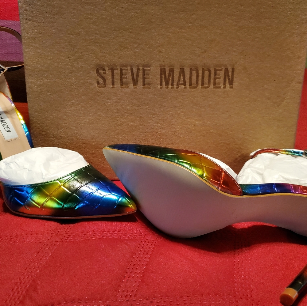 Multiple Color Heels - Picture 3 of 3